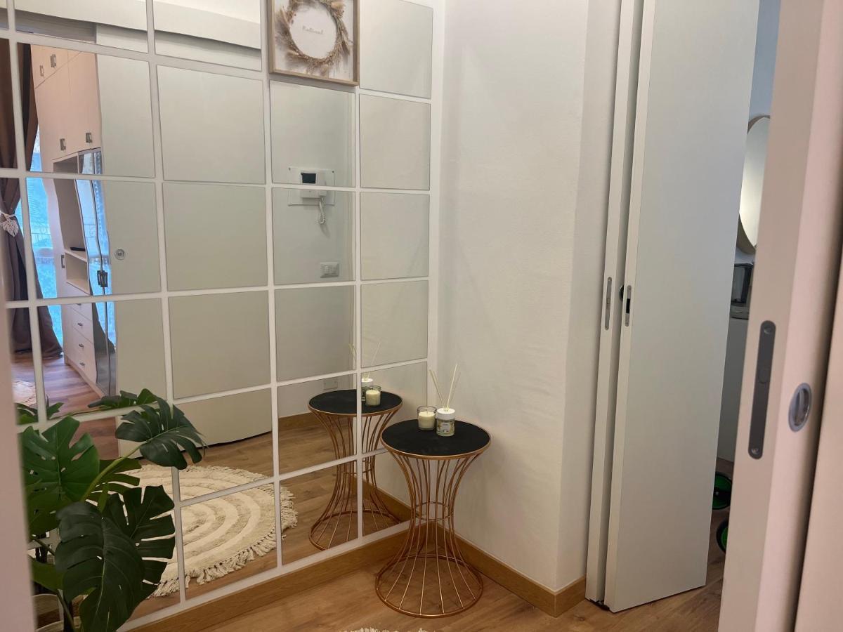 Regina Milano In Bocconi Apartment Екстериор снимка